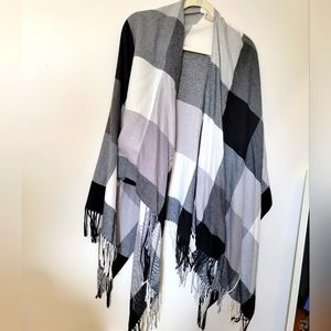 Adrienne Vittadini poncho